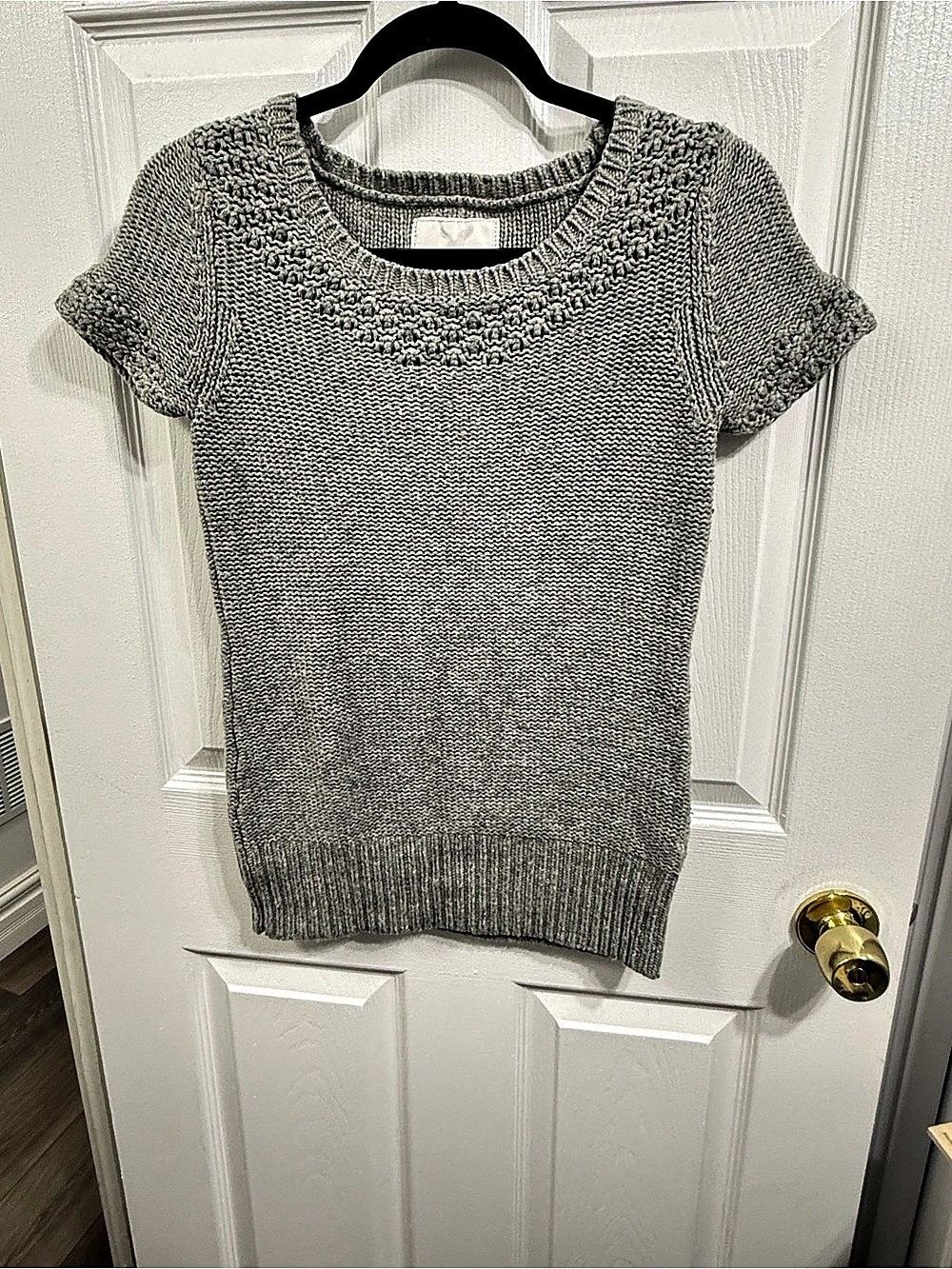 American Eagle Gray Knit Sweater Size Small Like New